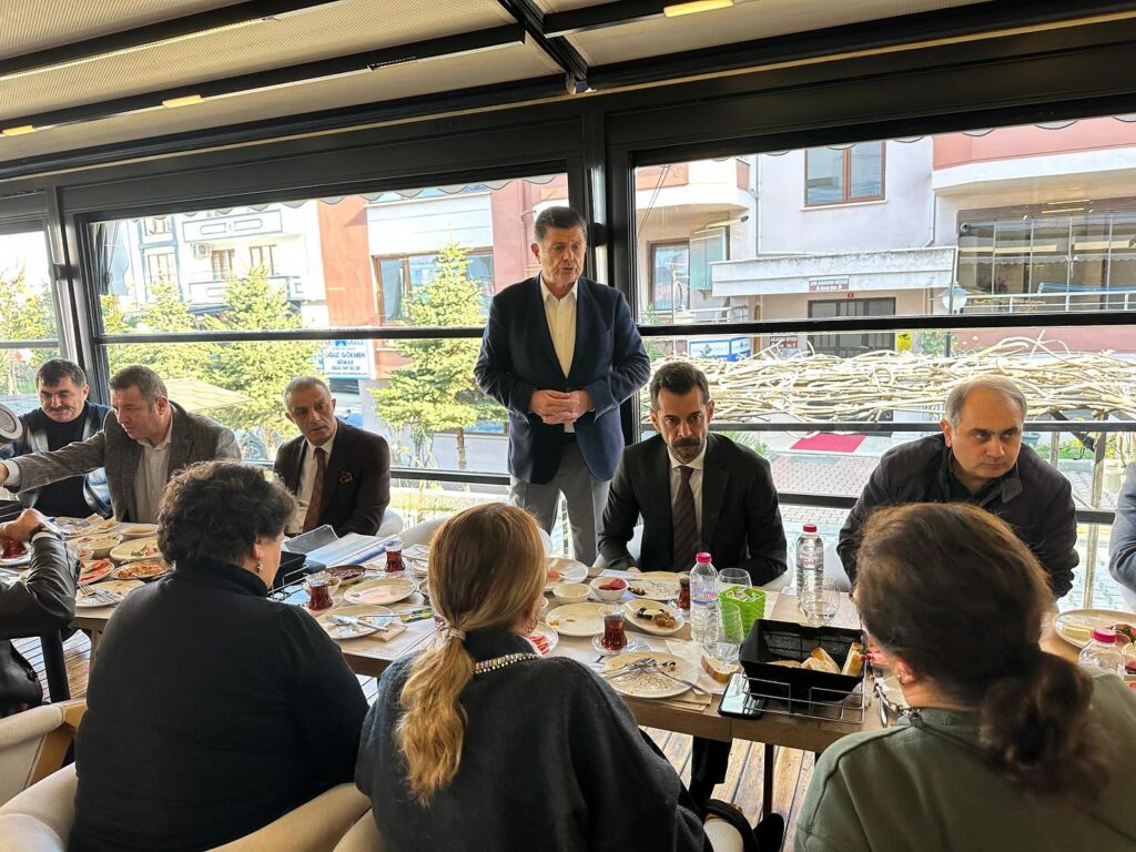 Başkan Yalçınkaya, Mahalle Muhtarlarıyla Bir Araya Geldi