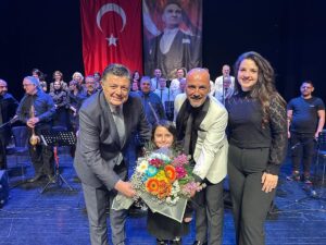 Yalçınkaya, Türk Halk Müziği Konseri’ne Katıldı