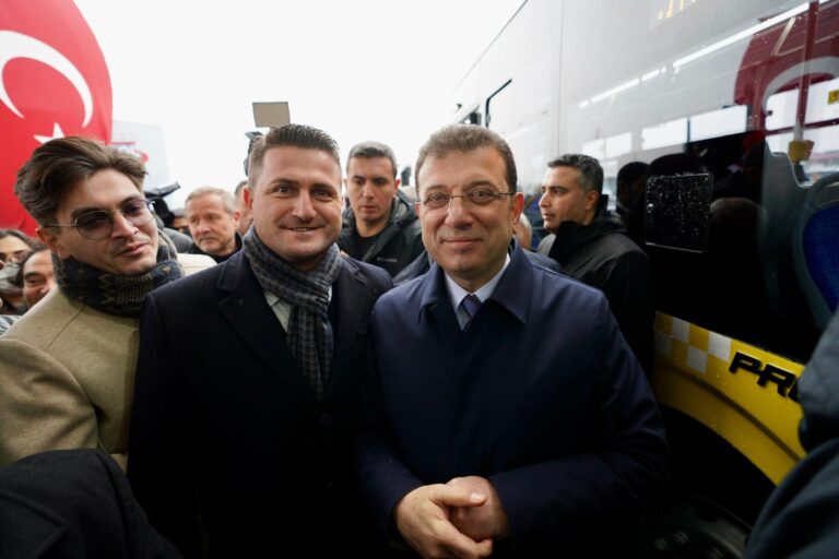 Kurucaşile Belediye Başkanı Uğur Güneş, İstanbul’da Yeni Halk Otobüsü Filosu Tanıtımına Katıldı