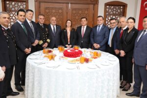 Vali Dr. Nurtaç Arslan Bayramlaşma Programı Gerçekleştirdi