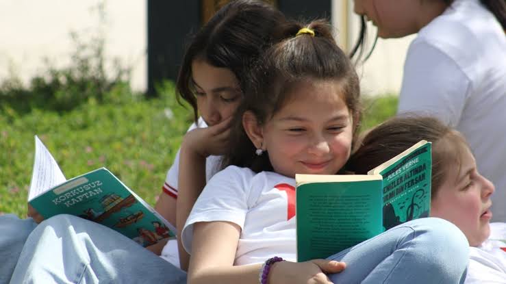 Bartın’da Aileler Kitapların Işığında Buluşuyor: “Ailemle Kütüphanede Okuyorum” Etkinliği