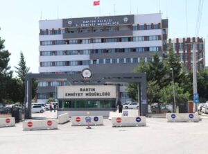 Bartın Okulak Mahallesi’nde Kumar Operasyonu: 28 Kişiye 258 bin 916 TL Cezası Kesildi