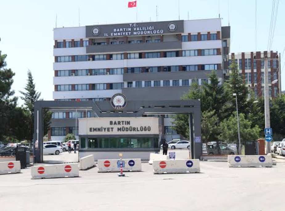 Bartın Okulak Mahallesi’nde Kumar Operasyonu: 28 Kişiye 258 bin 916 TL Cezası Kesildi