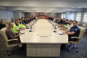 Bartın’da Kurban Bayramı Öncesi Güvenlik ve Asayiş Toplantısı Vali Arslan Başkanlığında Gerçekleştirildi