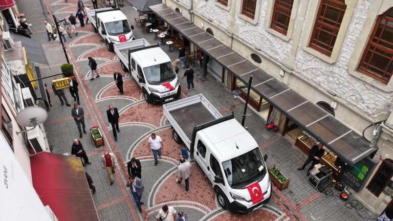 Bartın Belediyesi Araç Filosunu Güçlendiriyor: 6 Yeni Kamyonet Hizmete Alındı