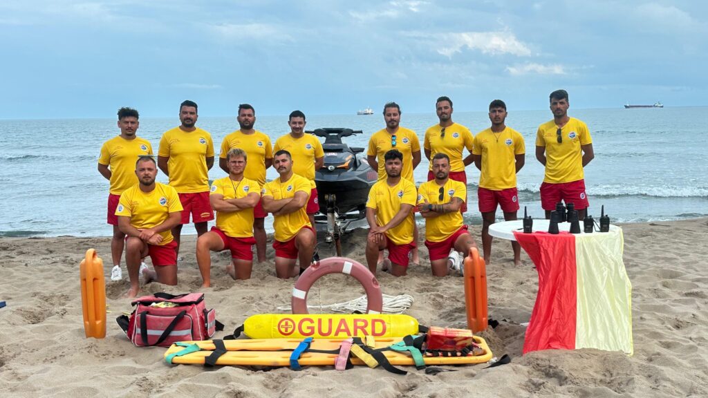 İnkumu’nda Yaz Sezonu Güvenle Başladı: Cankurtaranlar Görev Başında