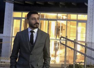 Bartınlı Yazar Yusuf Aksoy’dan Anlamlı Bağış: İkinci Kitabının Telif Gelirini Darüşşafaka ve LÖSEV’e Bağışladı