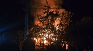 Kumluca’da Korkutan Yangın: Ahşap Ev Kül Oldu